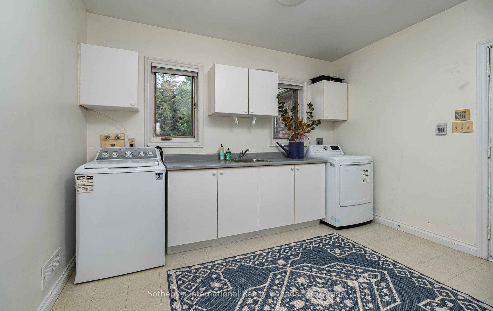 203 SKI HILL Road photo 39