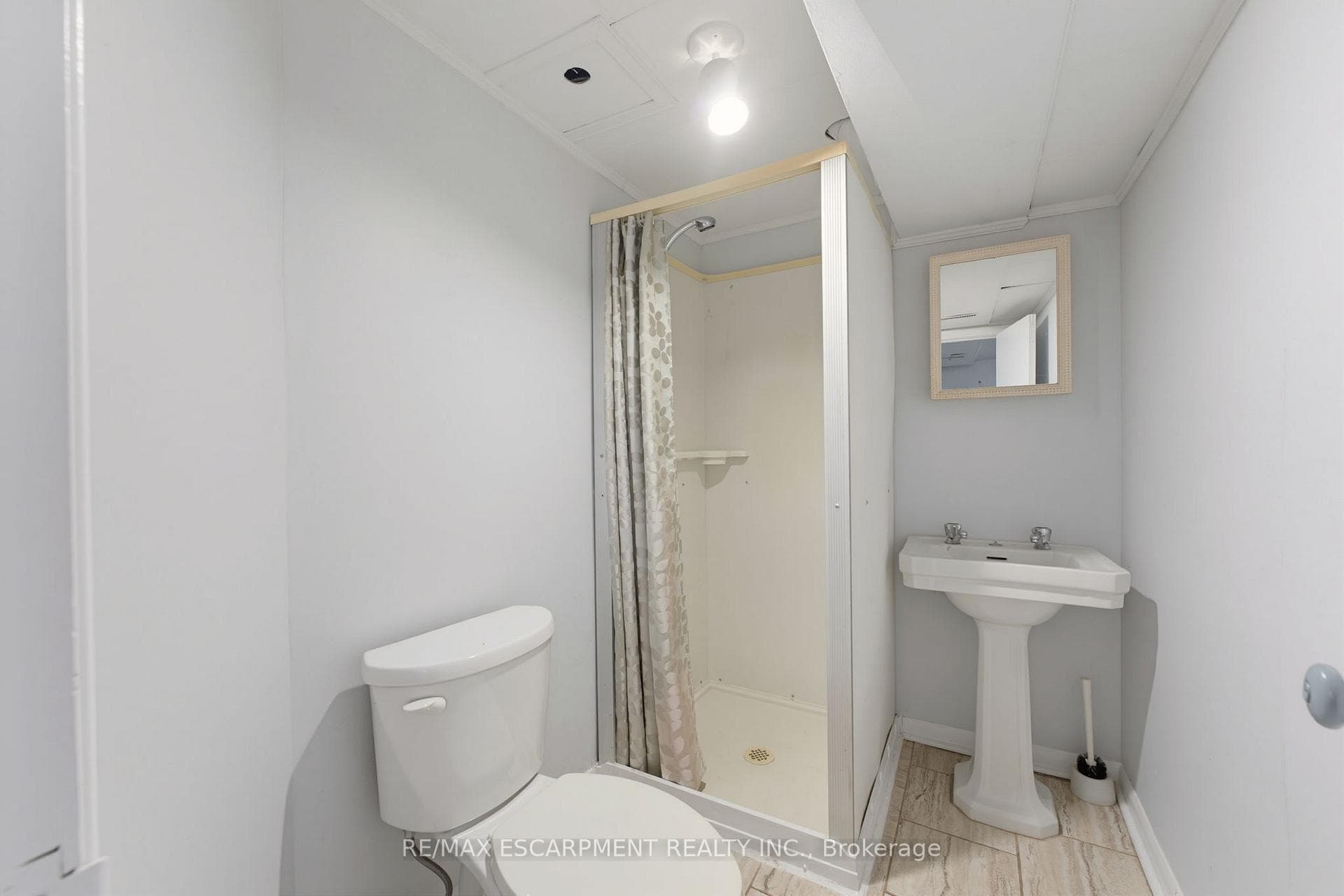 1 Byron Place photo 22