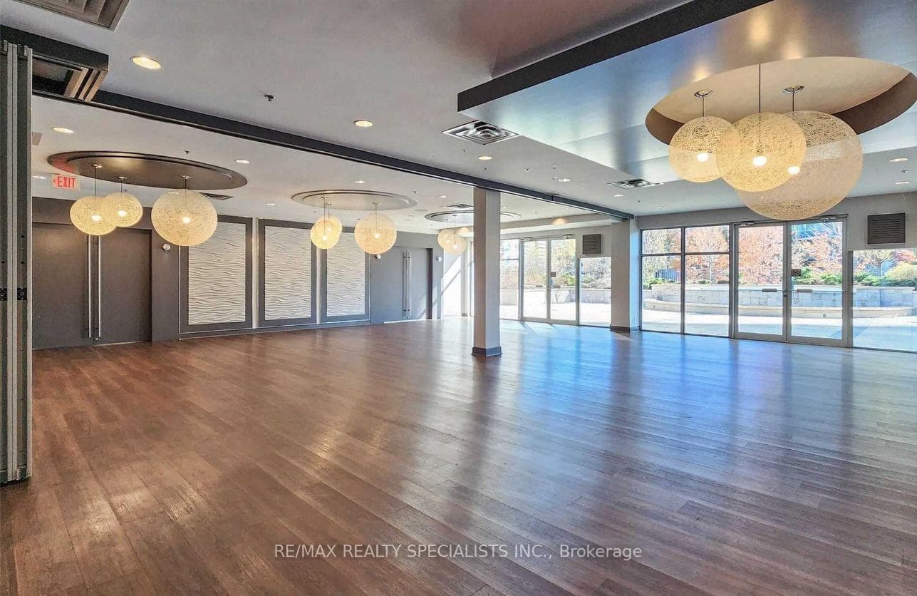 90 Absolute Avenue Unit 2707 photo 11