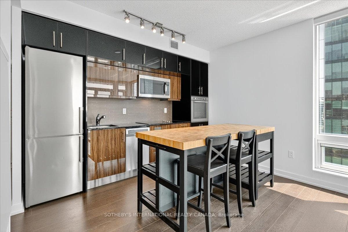 10 York Street Unit 2105 photo 47