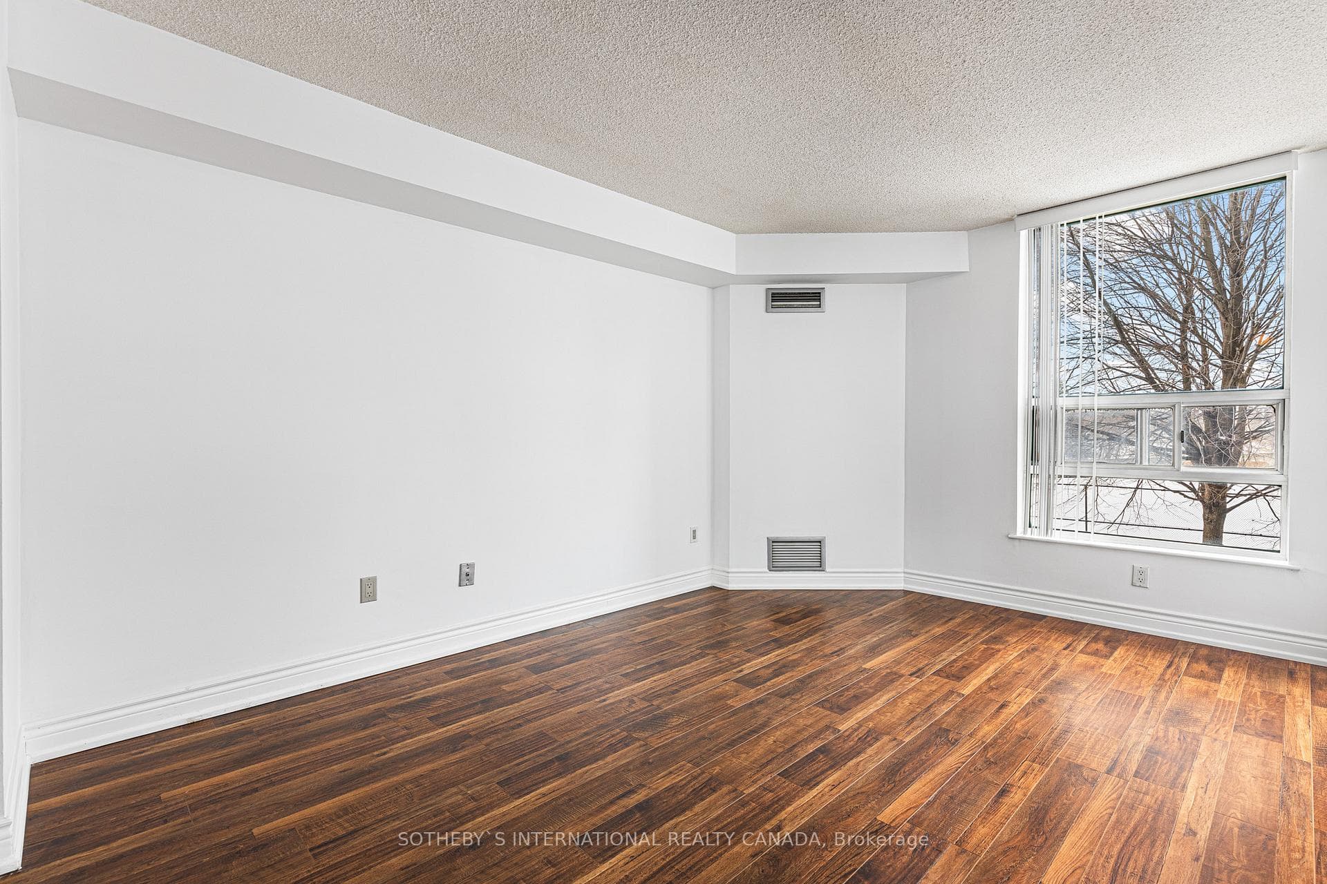 7905 Bayview Avenue Unit 215 photo 27