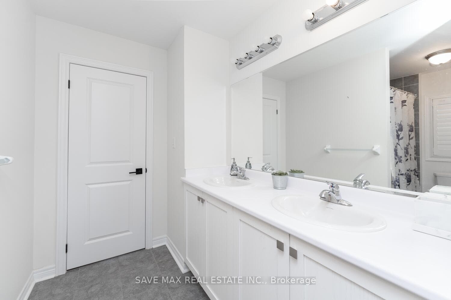 56 Farringdon Crescent photo 21