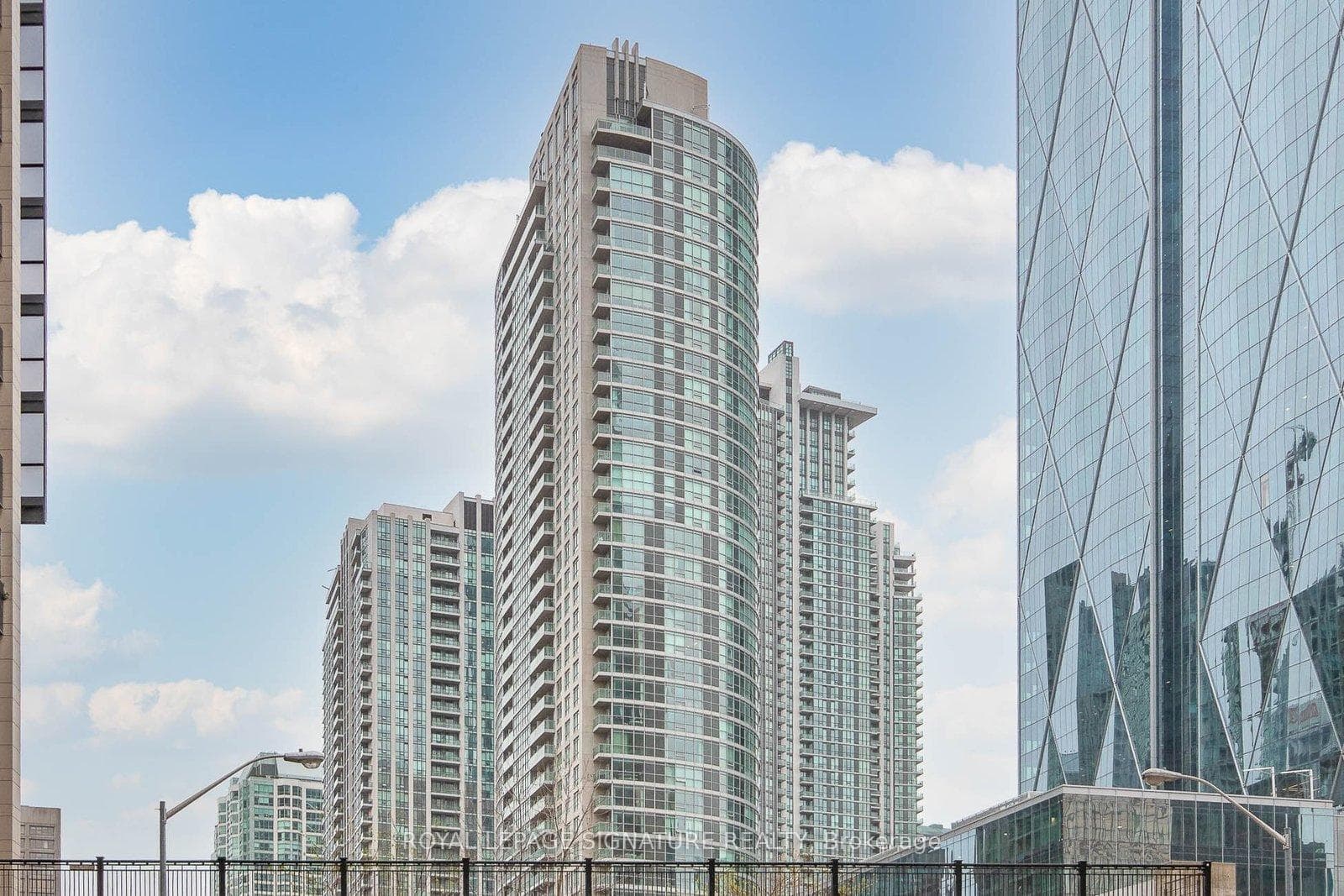 18 YONGE Street Unit PH11 photo 20