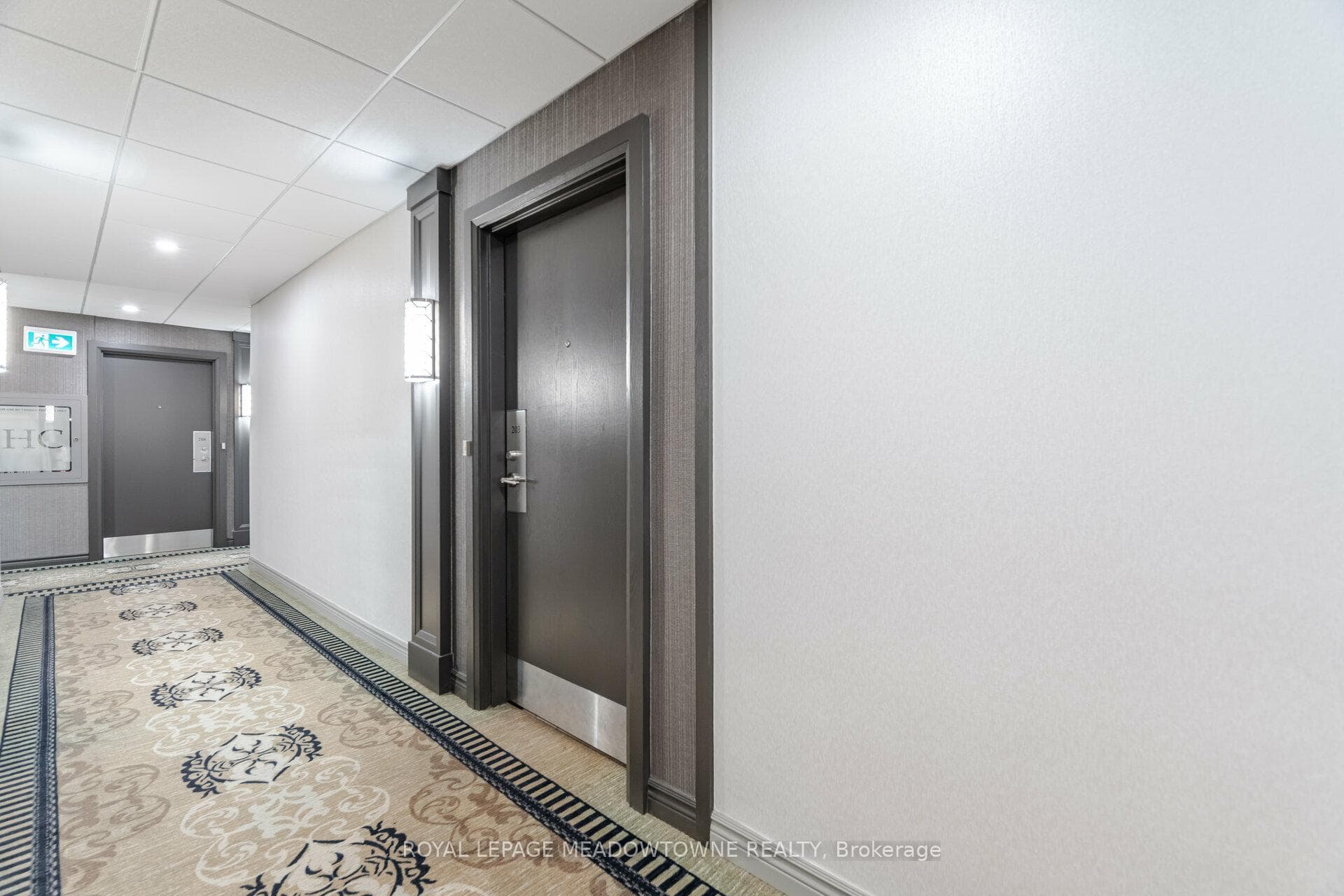 102 Bronte Road Unit 203 photo 1