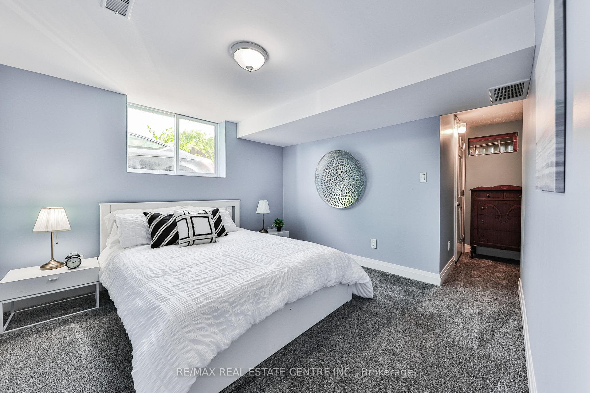 172 Hanover Place photo 33