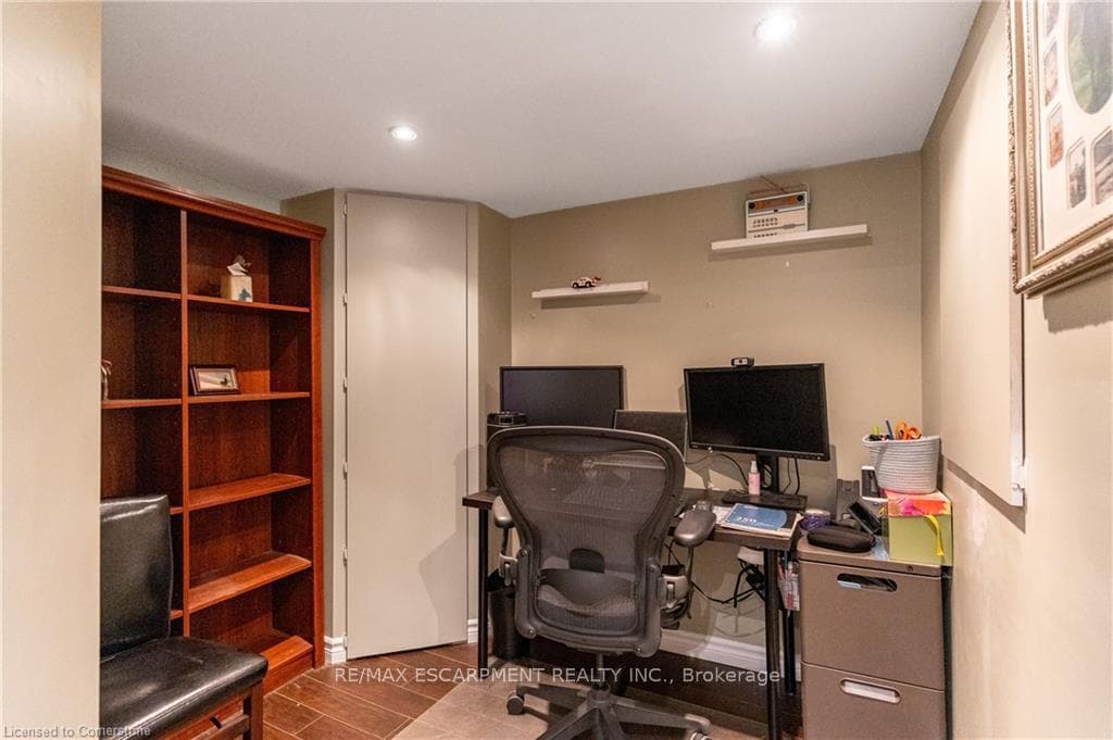 93 BRADLEY Avenue photo 33