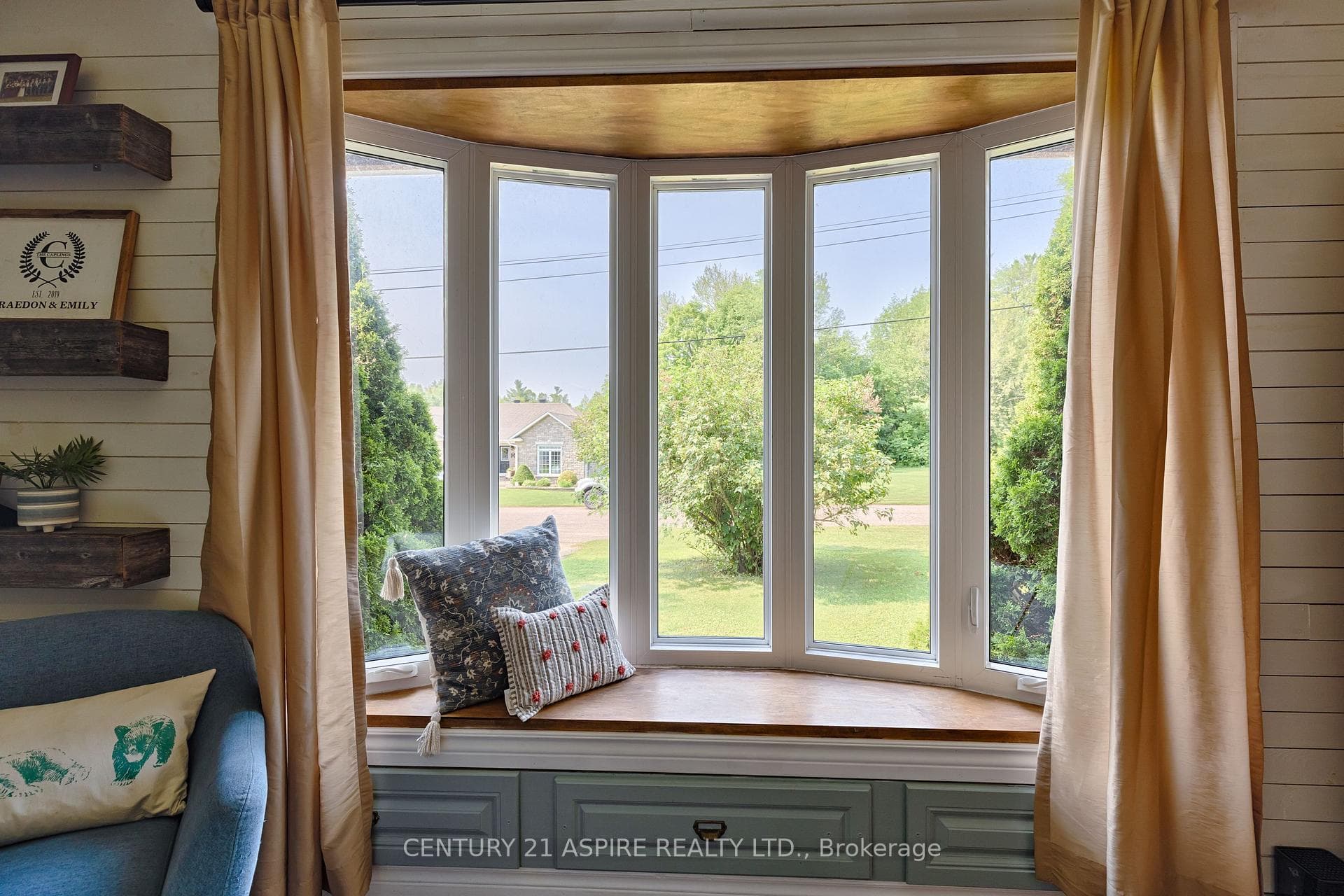 22 Harris Crescent photo 6
