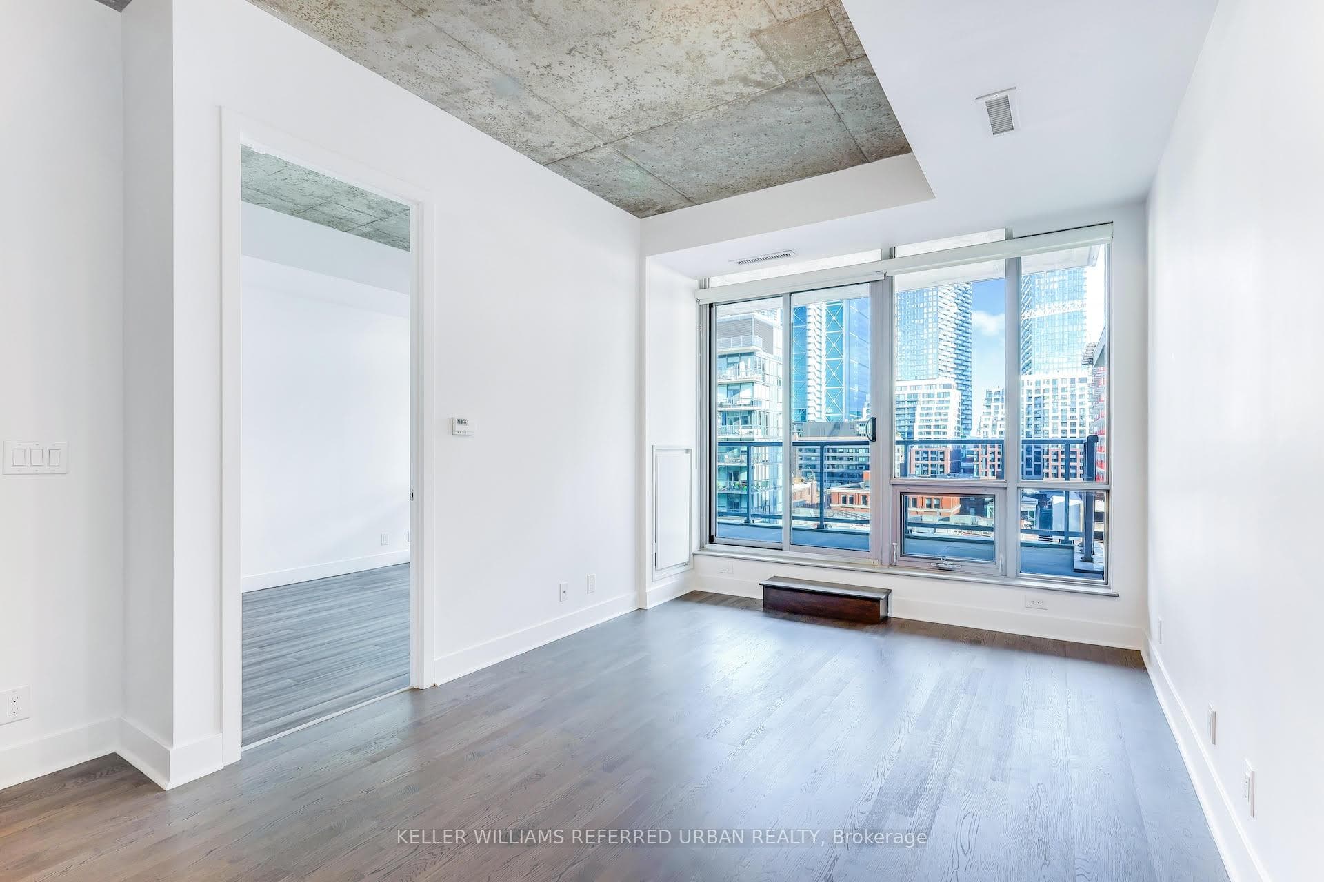399 Adelaide Street Unit 814 photo 6