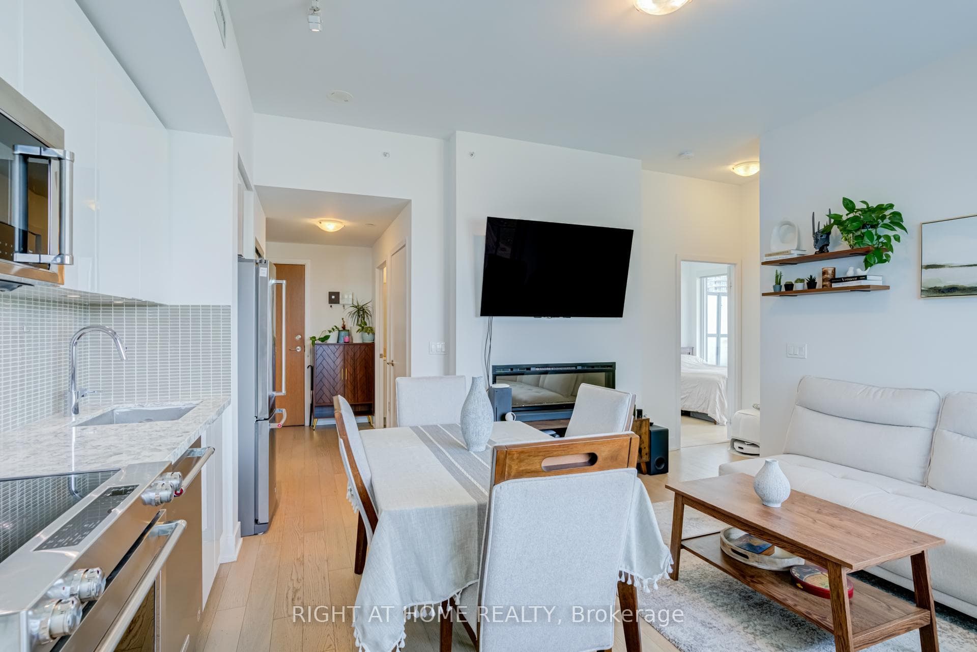 30 Shore Breeze Drive Unit 1413 photo 12