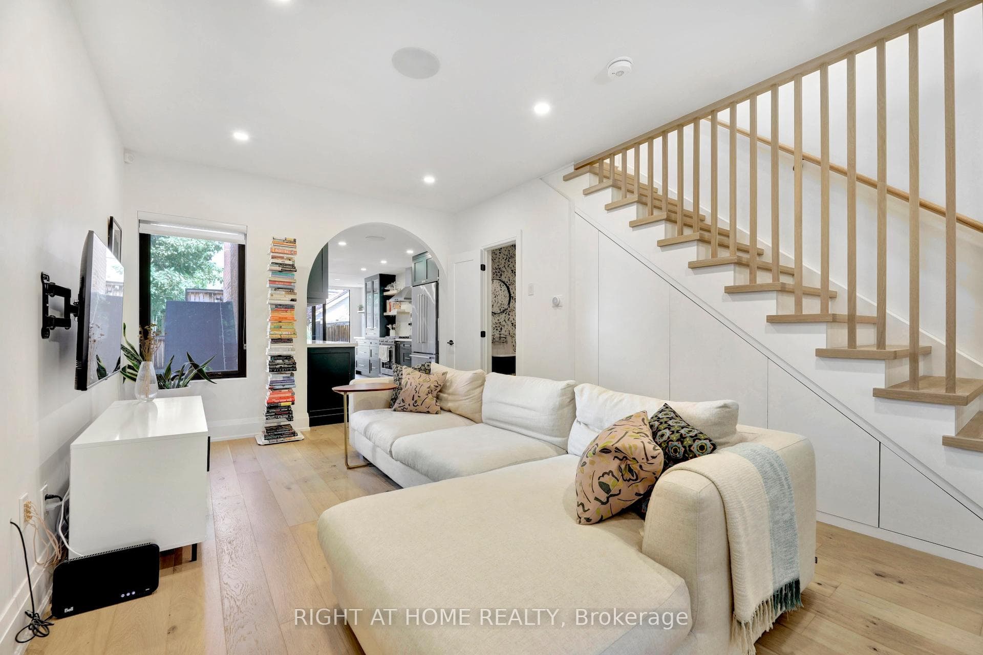 130 Armstrong Avenue photo 6
