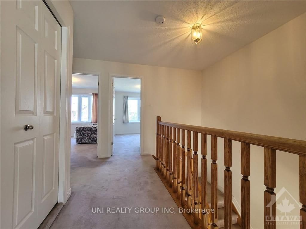 96 WESTPOINTE Crescent photo 19