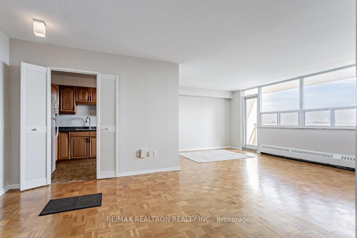 360 Ridelle Avenue Unit 1008 photo 7