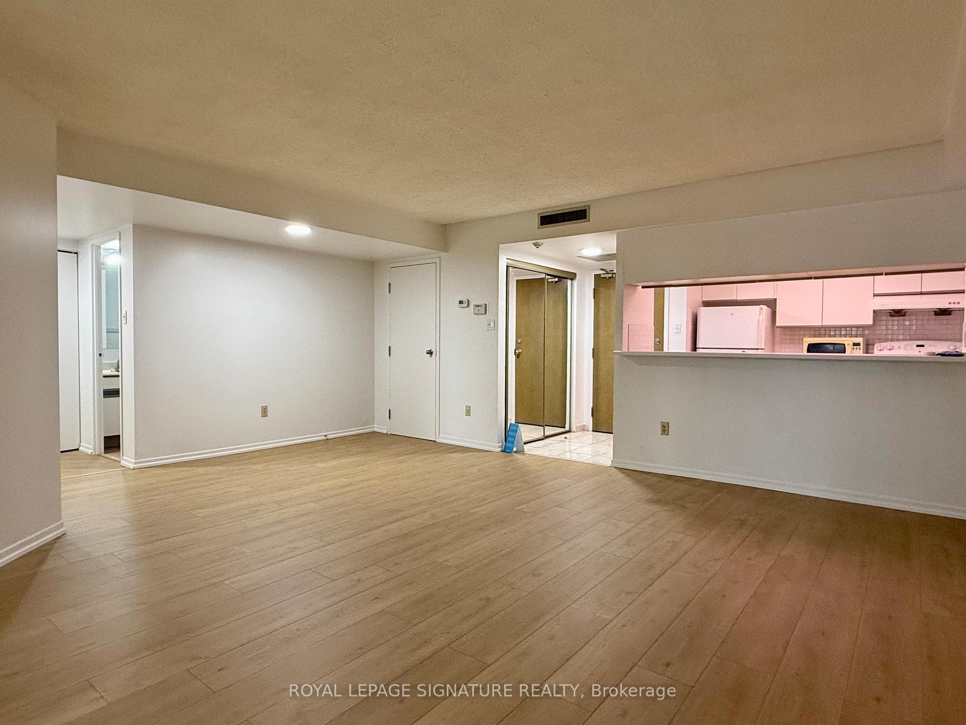 1001 Bay Street Unit 2807 photo 5