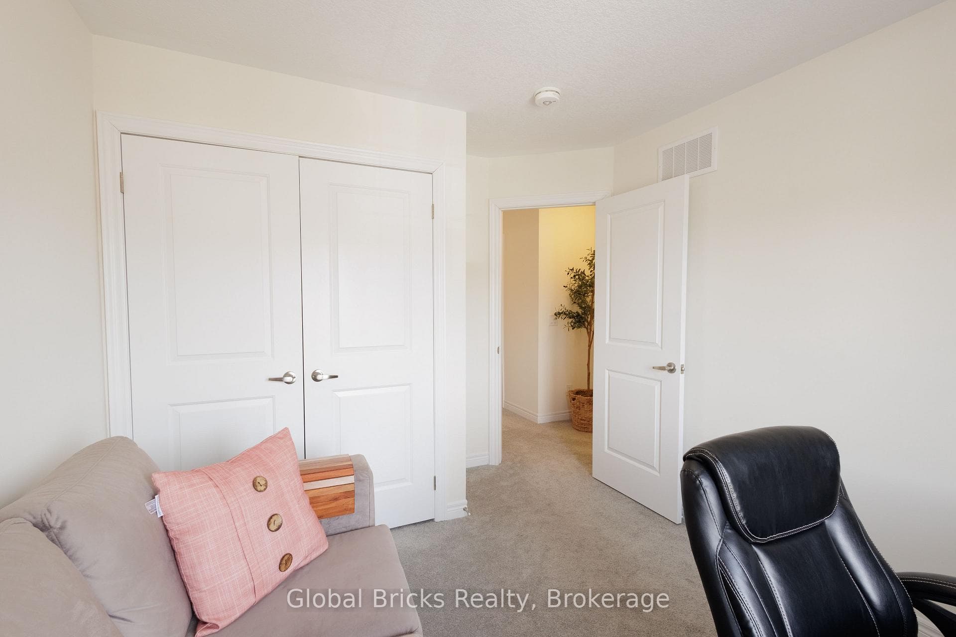 192 Broadacre Drive photo 26
