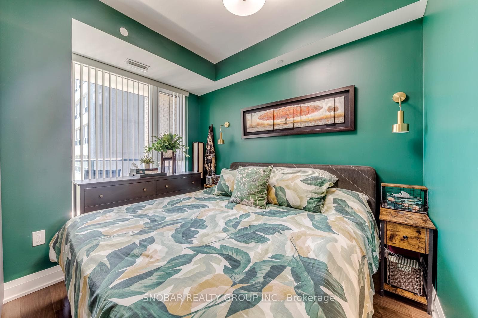 293 The Kingsway N/A Unit 310 photo 11