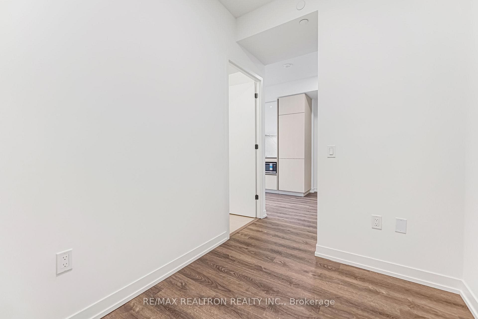 8 Interchange Way Unit 5501 photo 7
