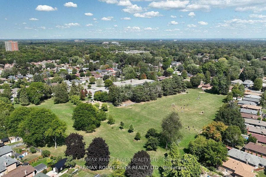 18 Darlingside Drive photo 1
