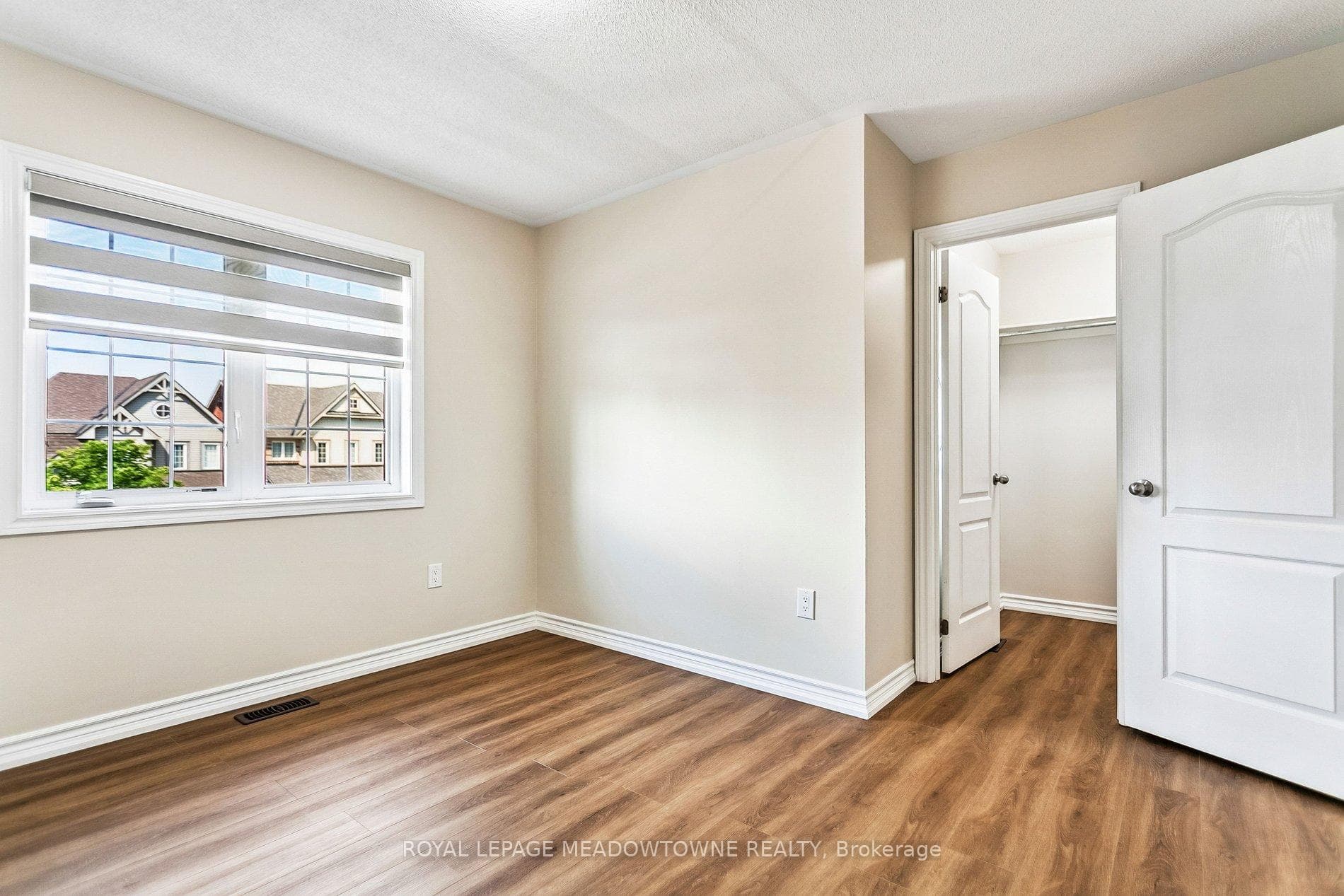 15 Learmont Avenue Unit Upper photo 26