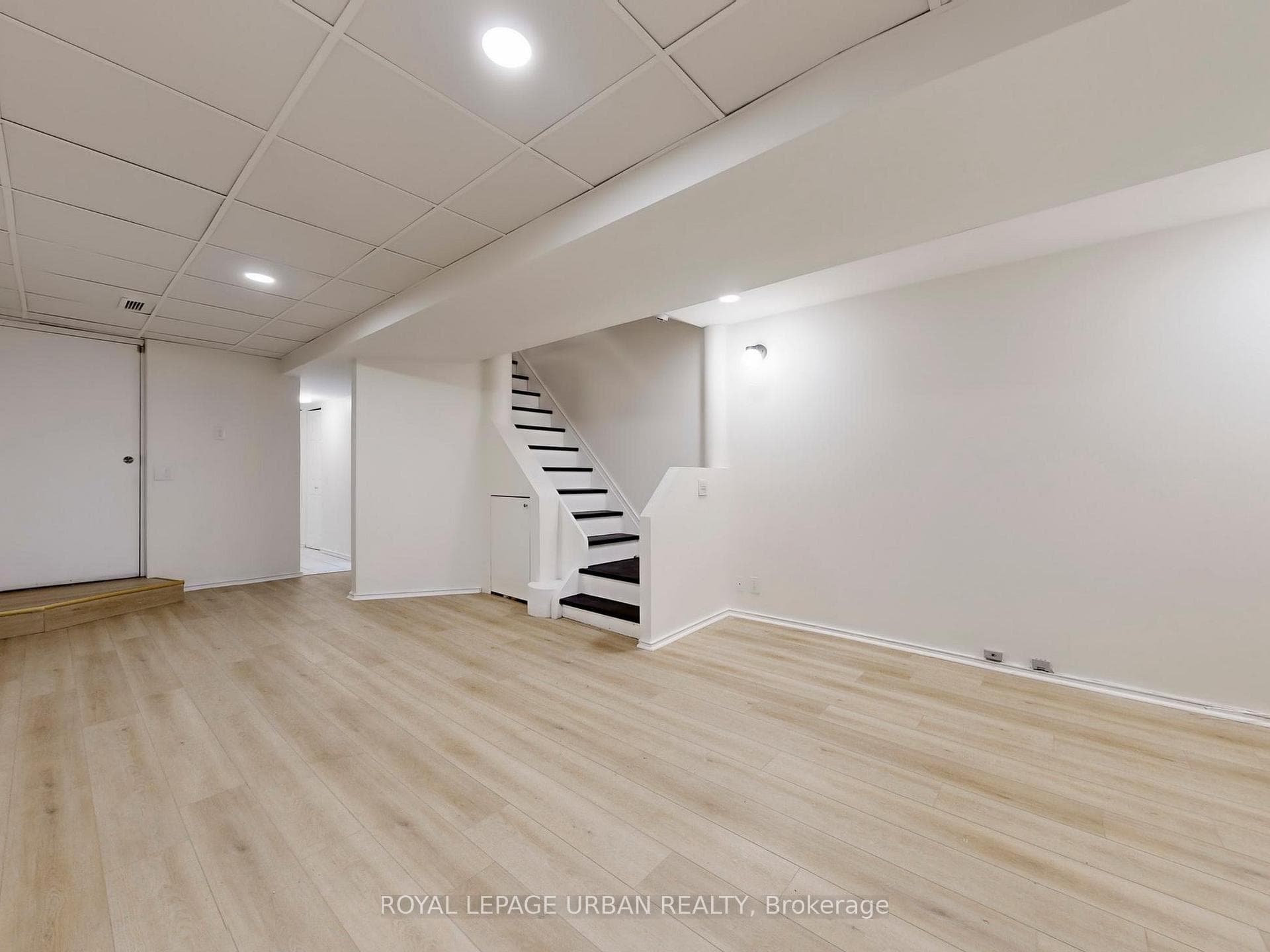 772 Richmond Street photo 39
