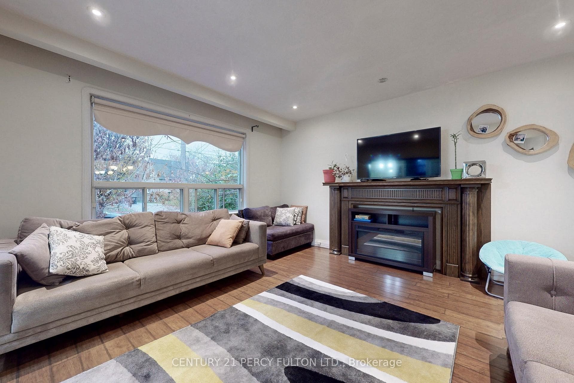 98 Charleswood Drive photo 5