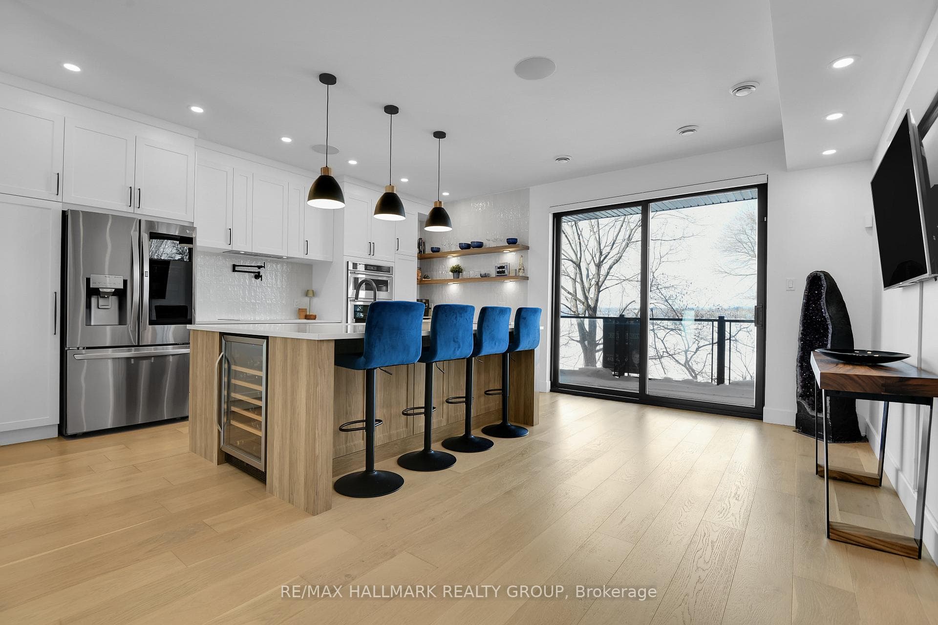 Main Level - Kitchen