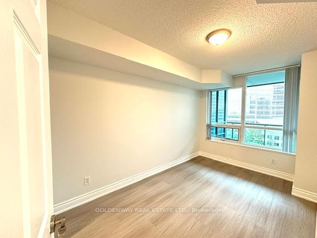 25 Greenview Avenue Unit 823 photo 11