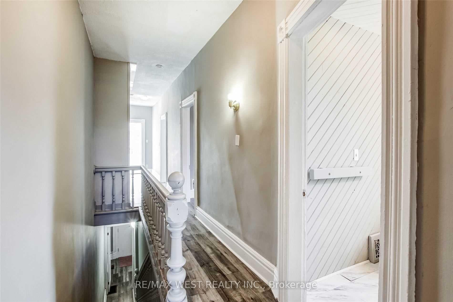 252 Annette Street photo 28