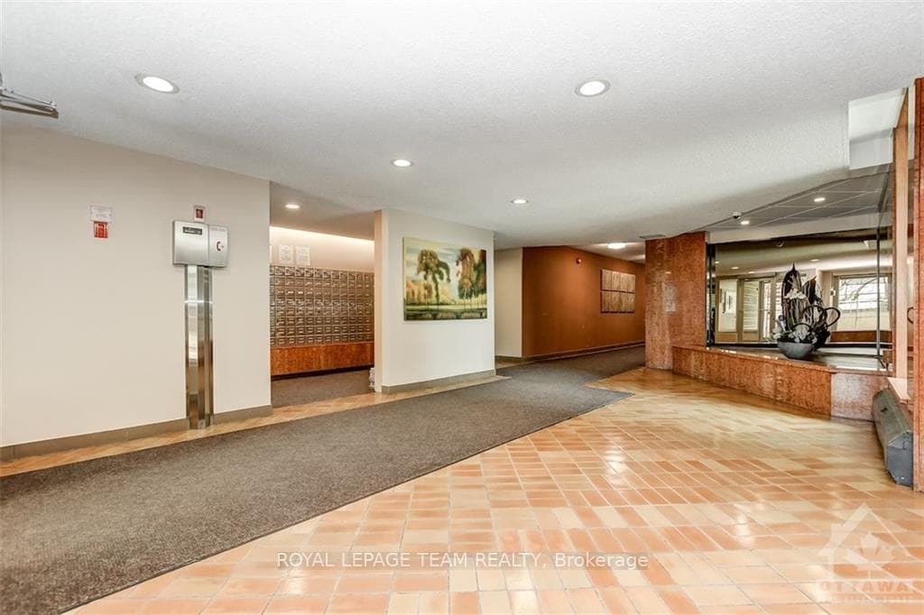 555 BRITTANY Drive Unit 301 photo 5