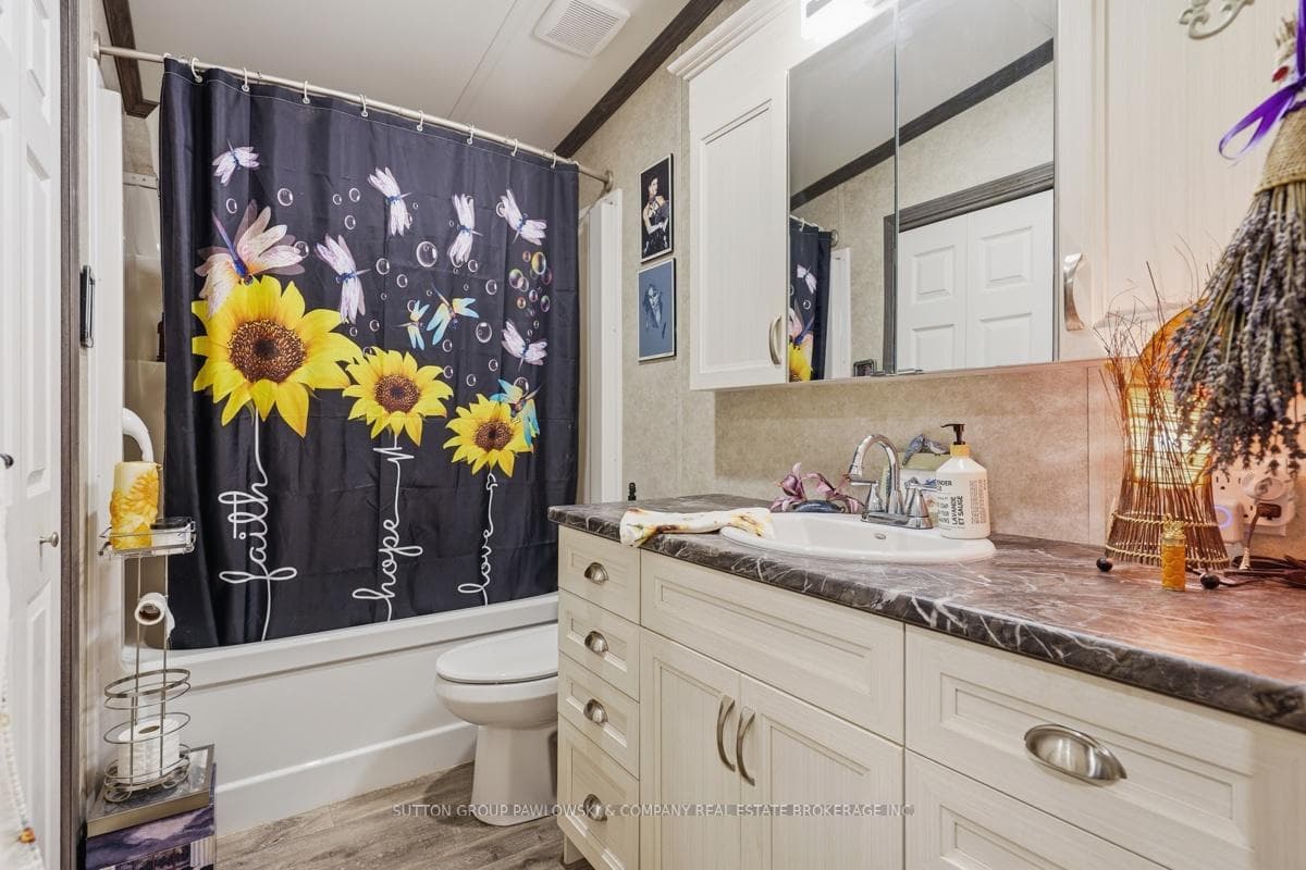 22790 Amiens Road Unit 116 photo 22