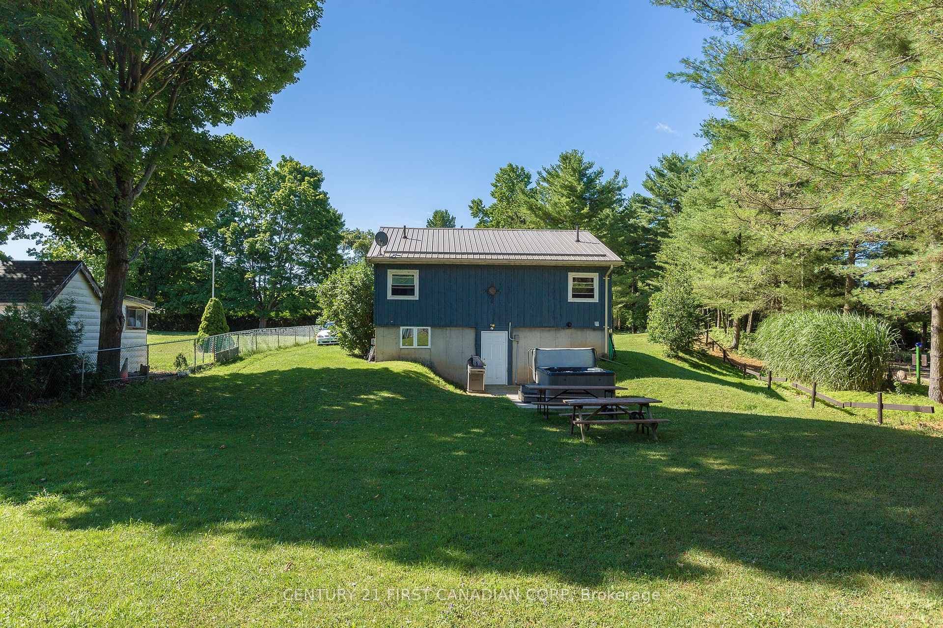 551 George Street photo 32