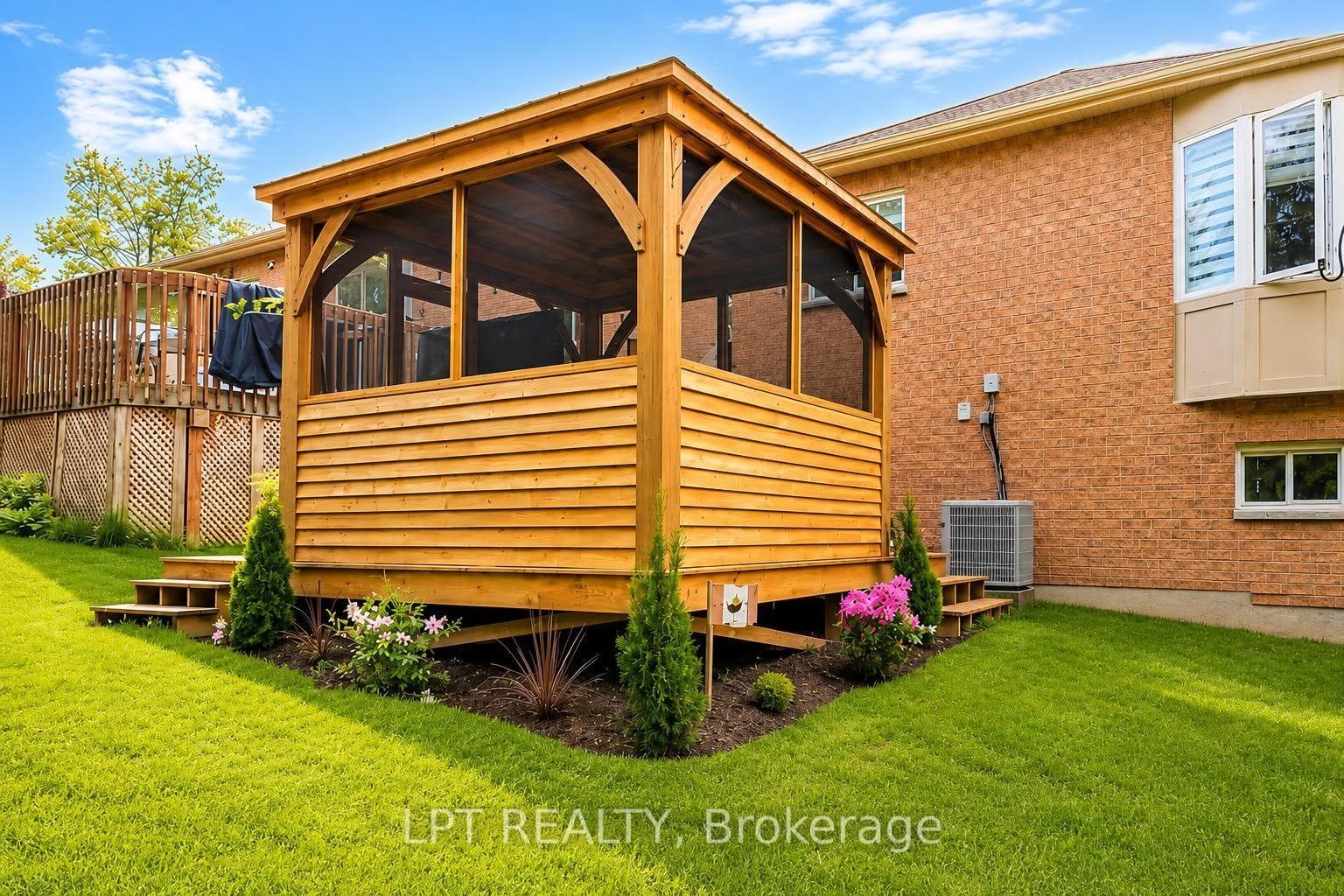 173 Loon Avenue photo 18