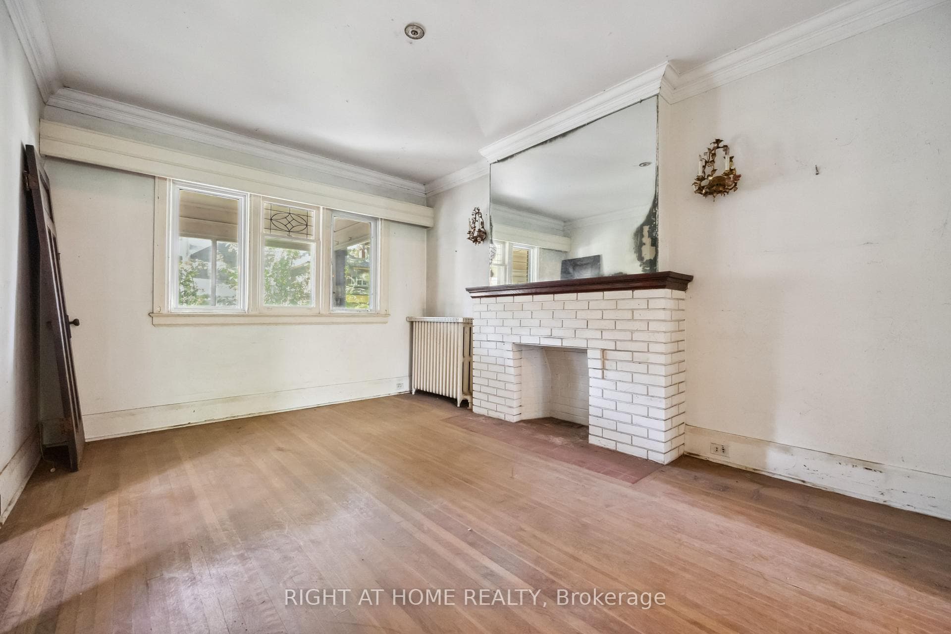 57 Evans Avenue photo 7