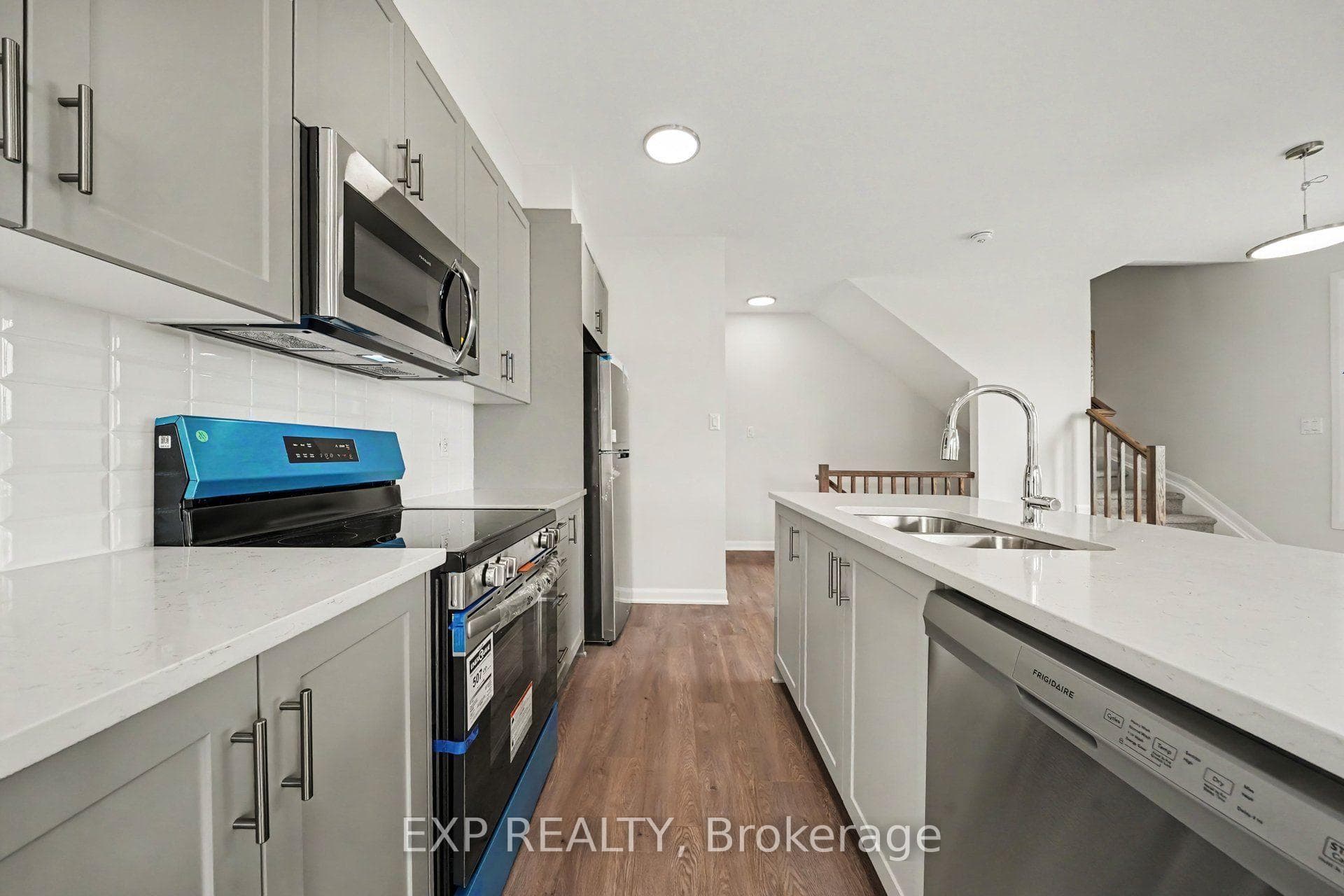 756 Tadpole Crescent photo 10
