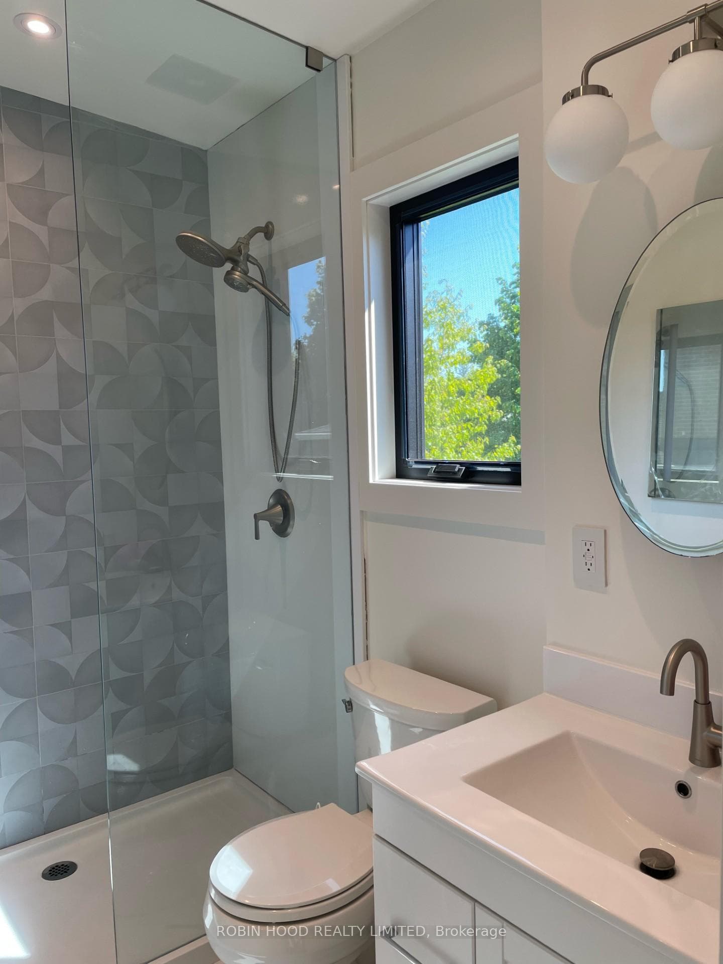 44 Somerdale Square Unit Upper photo 9