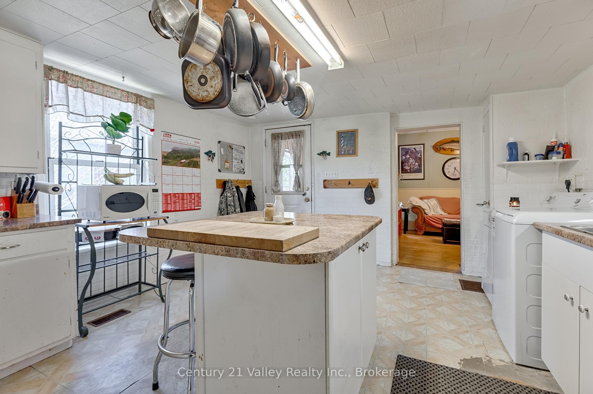 442 Moffat Street photo 16