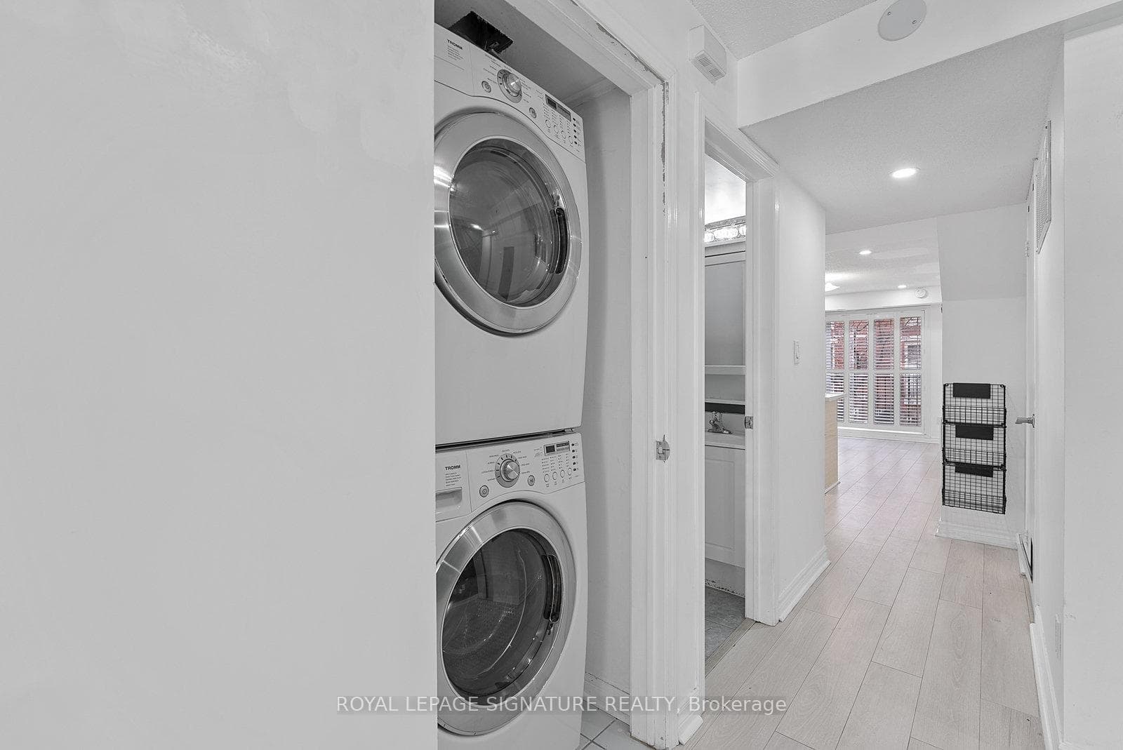 22 Laidlaw Street Unit 1207 photo 29