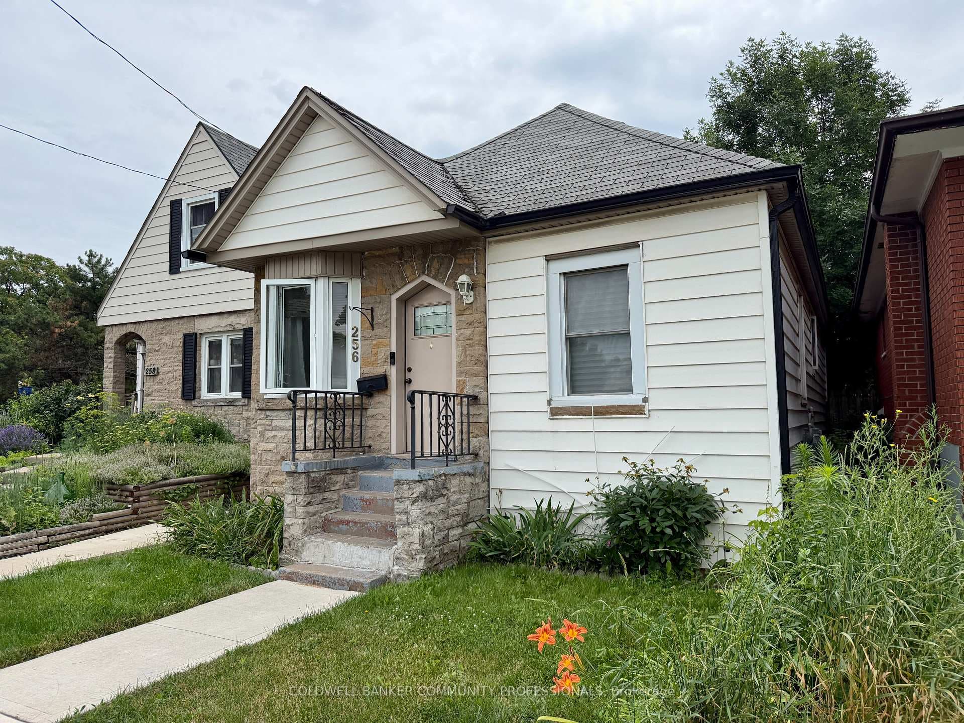 256 Fairfield Avenue photo 2
