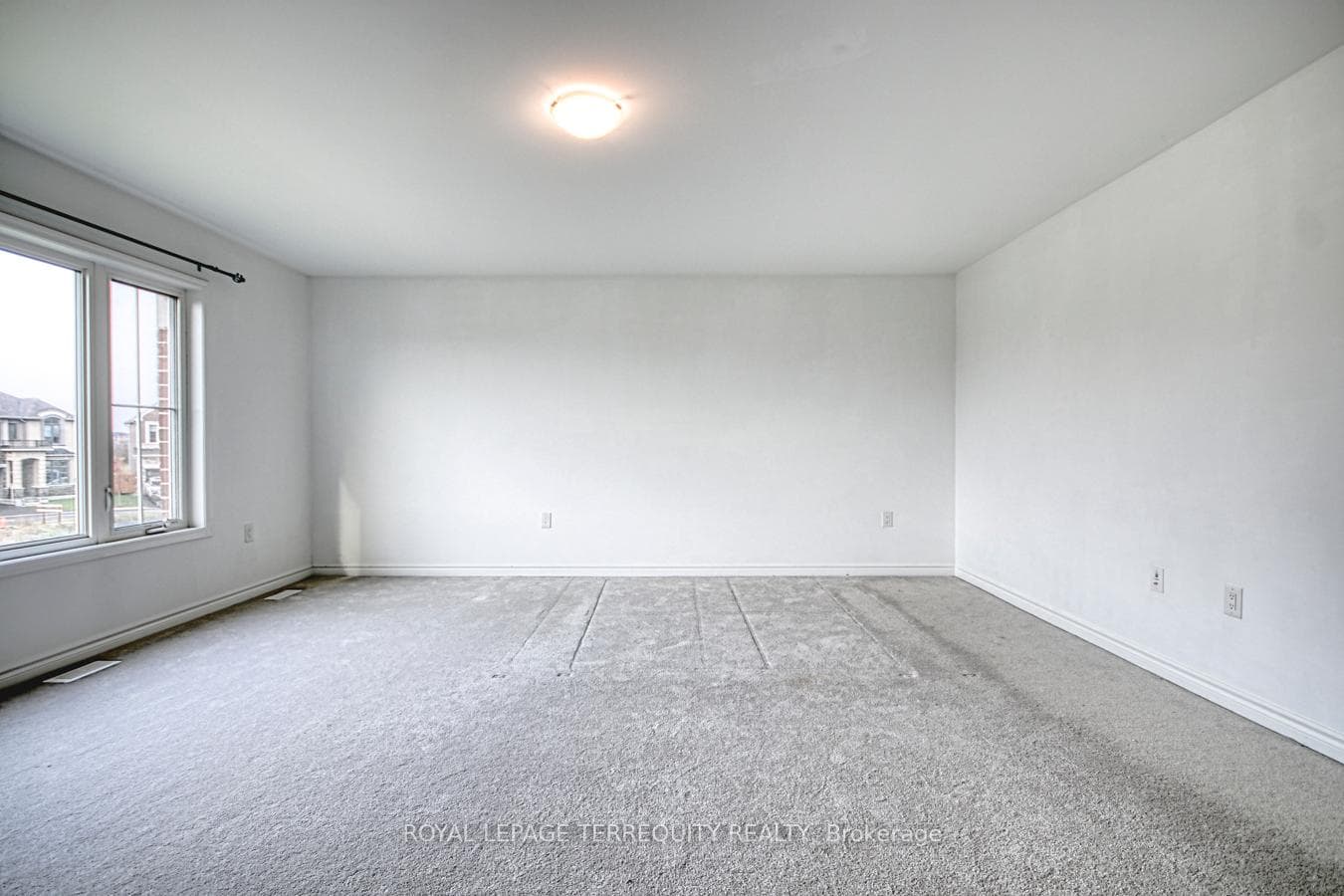 385 Gordon Krantz Avenue photo 35