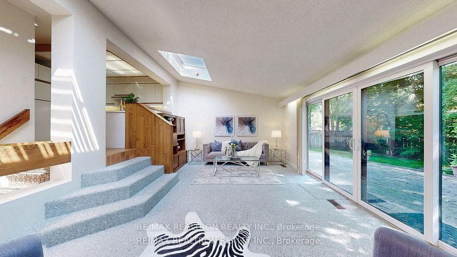 46 Hurlingham Crescent photo 11