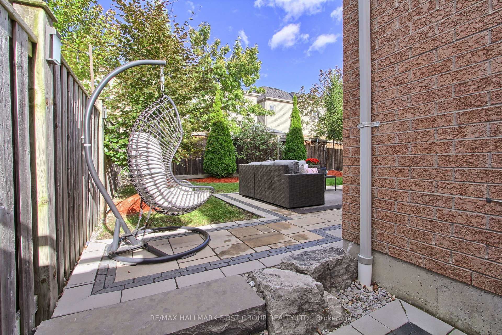 127 Decourcy-Ireland Circle photo 40