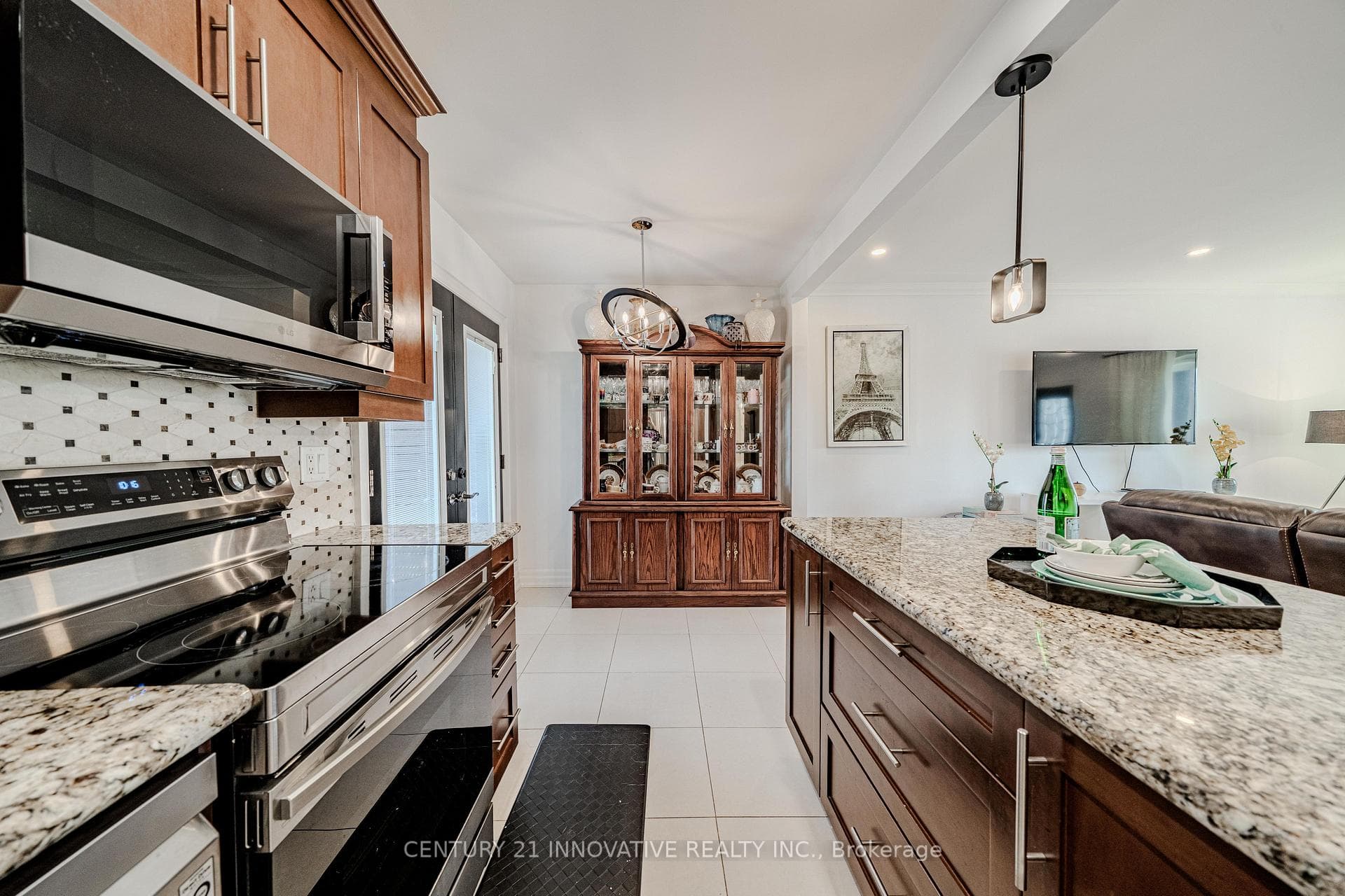 60 Dorking Crescent photo 15