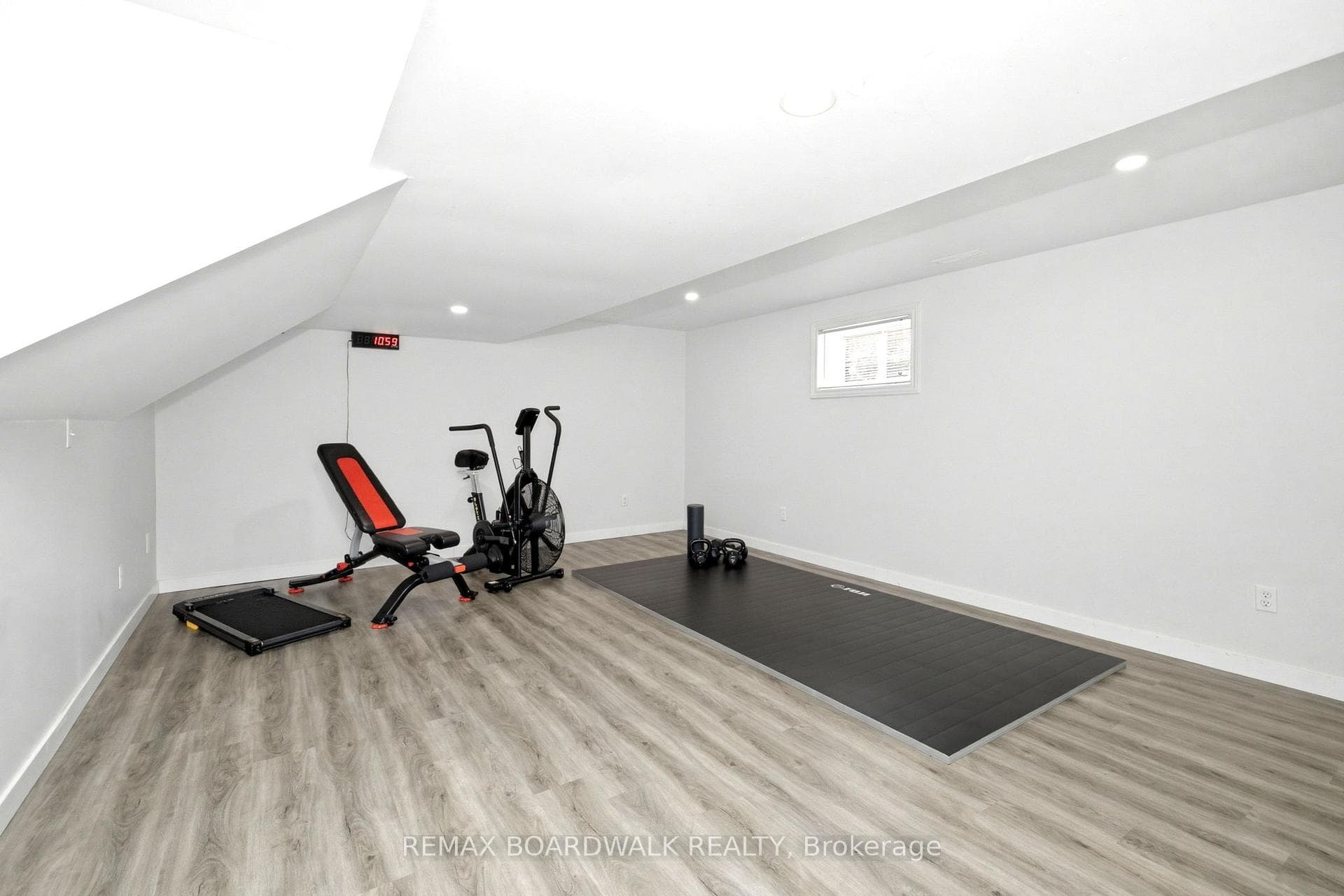 8 Jessie Drive photo 42