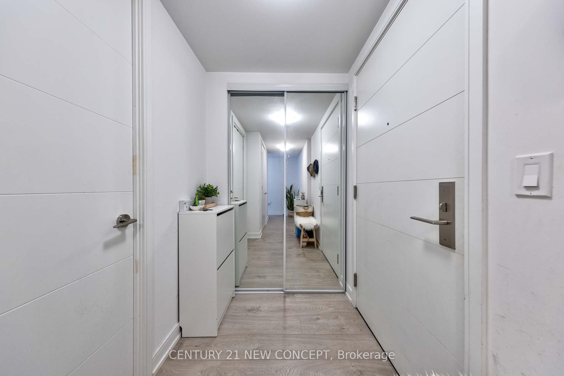 50 wellesley Street Unit 508 photo 5
