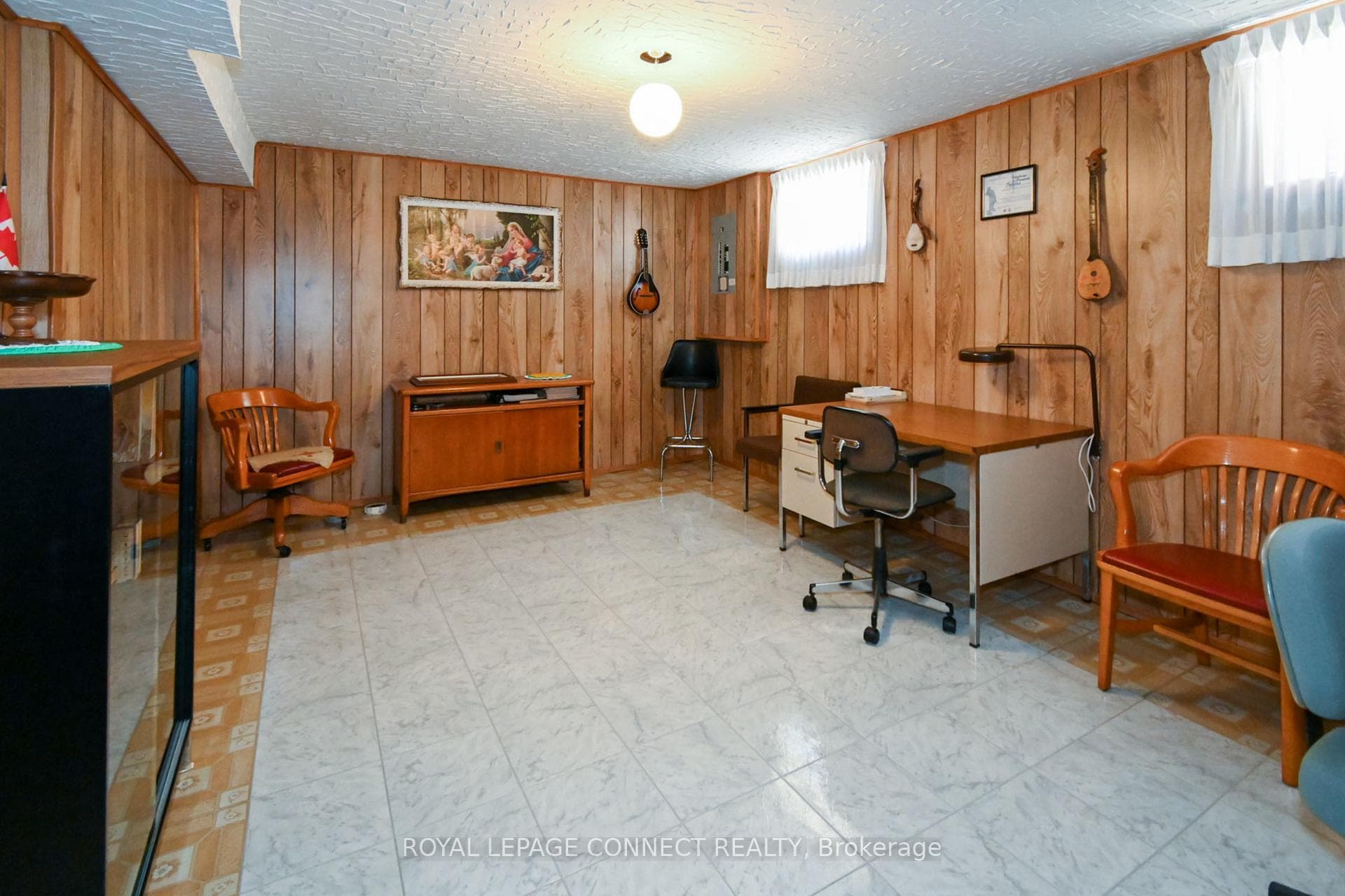 120 Aspen Crescent photo 27
