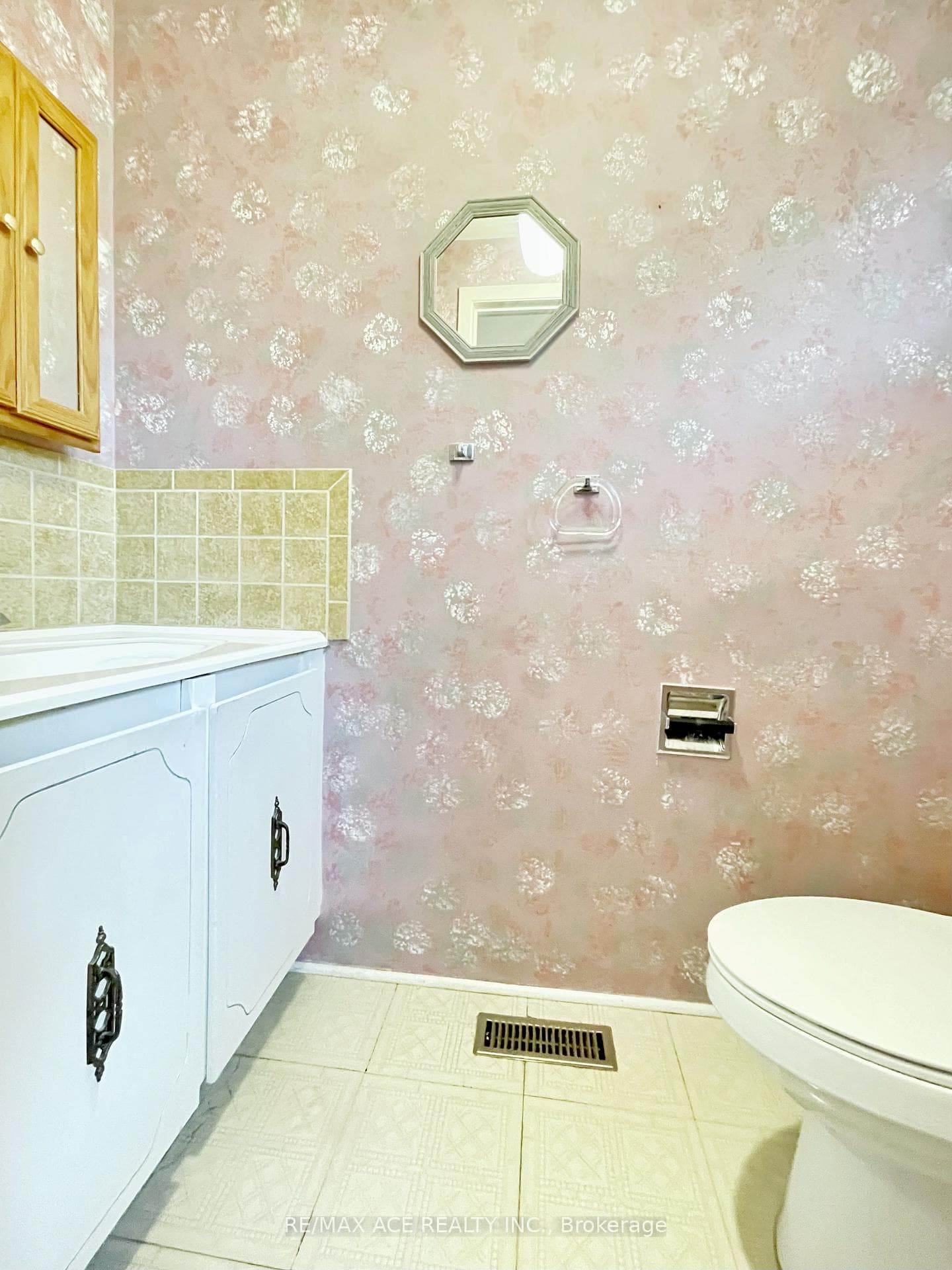 16 Wardencourt Drive photo 23