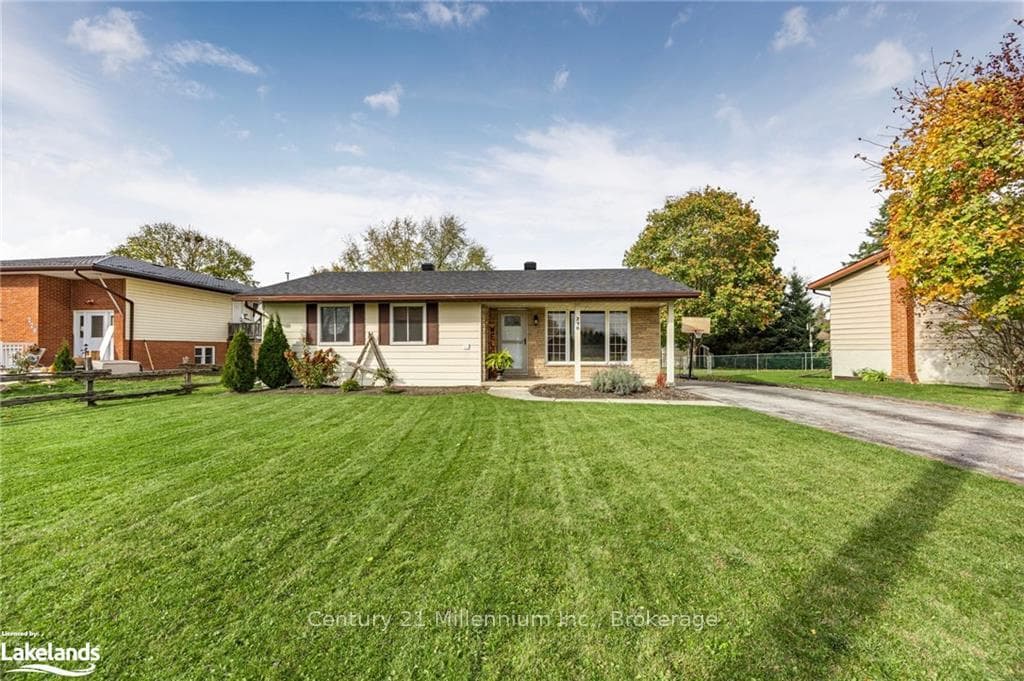 230 CHRISTOPHER Street photo 2
