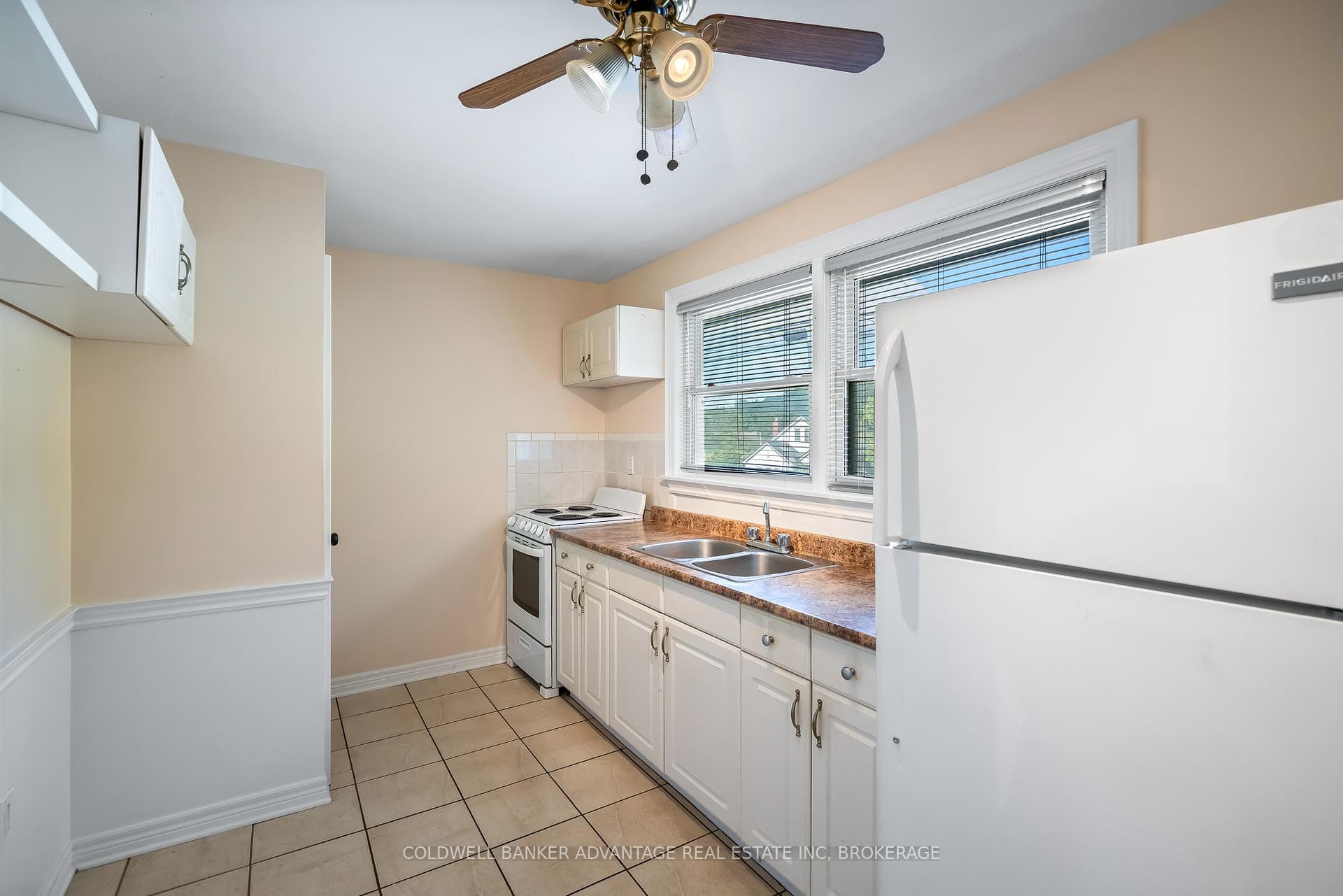218 Canboro Road photo 9