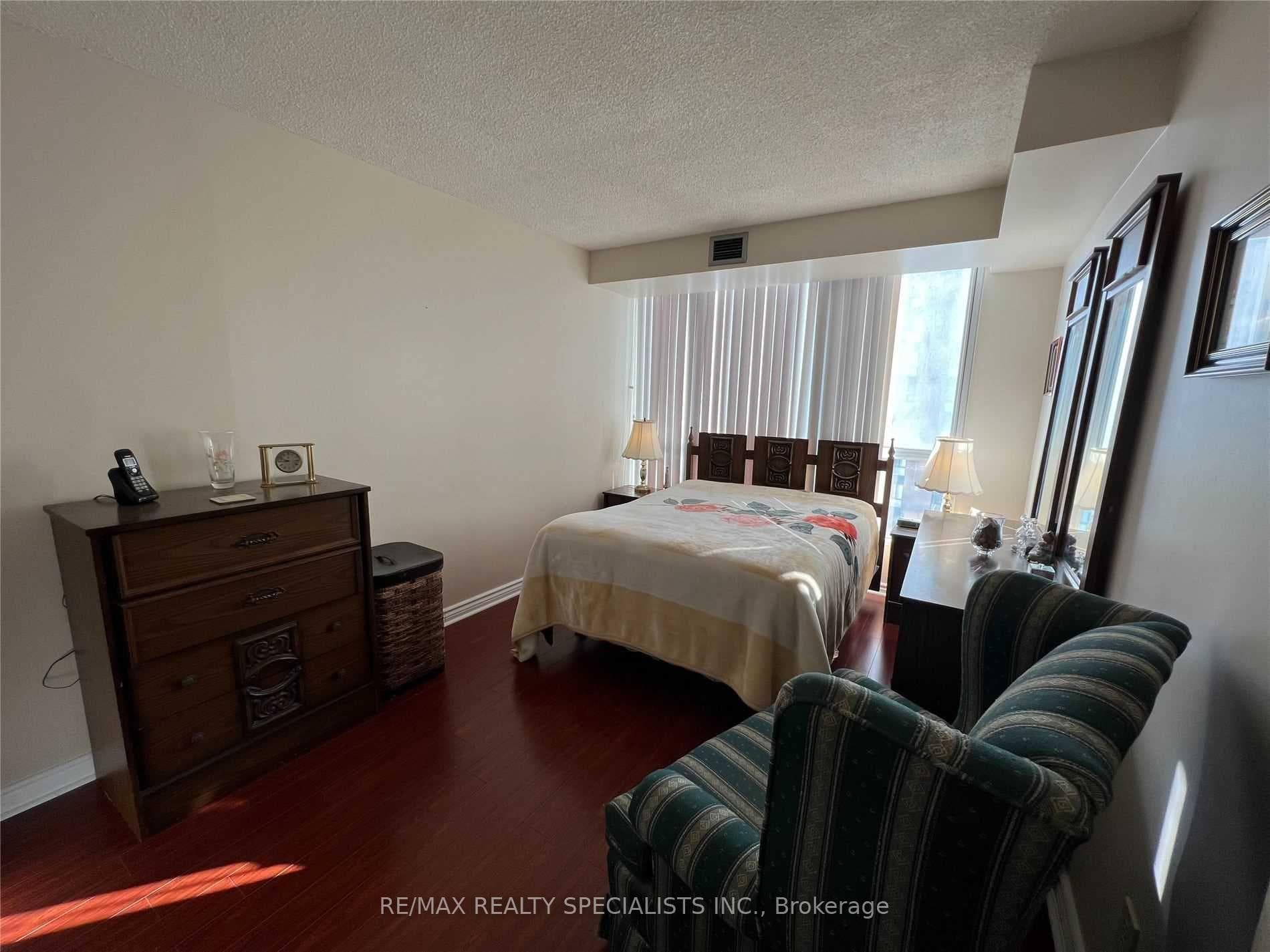 145 Hillcrest Avenue Unit 813 photo 27