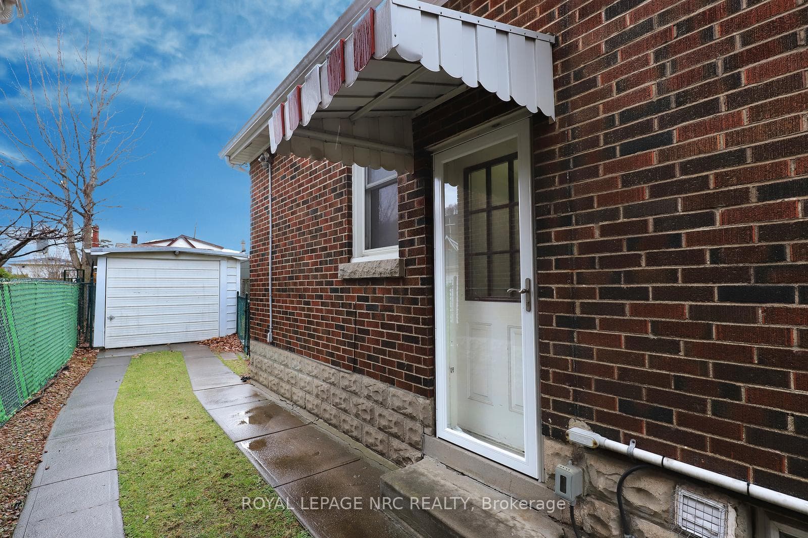 292 Huxley Avenue photo 29
