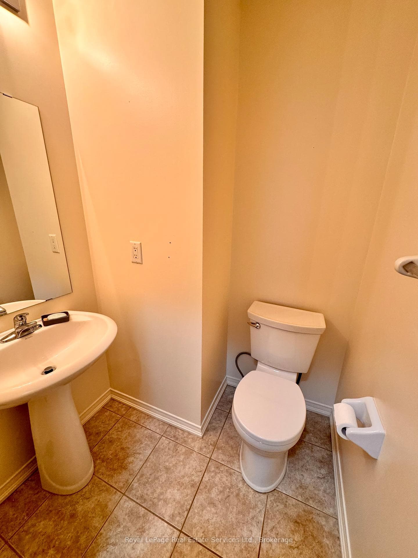 97 Georgian Drive Unit 27 photo 13